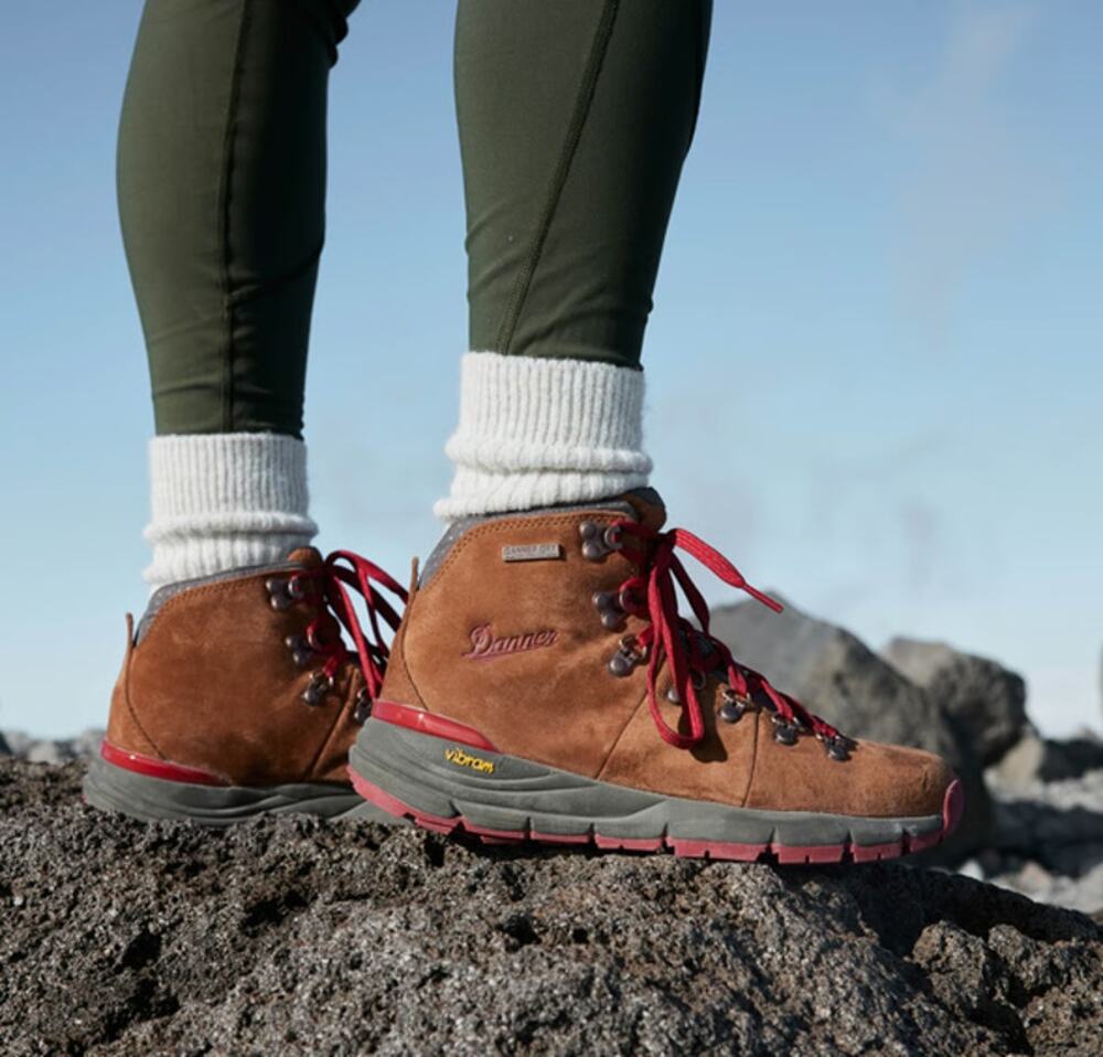 Danner Mountain 600 Waterproof Hiking Boots Brown Red Women’s Size 8